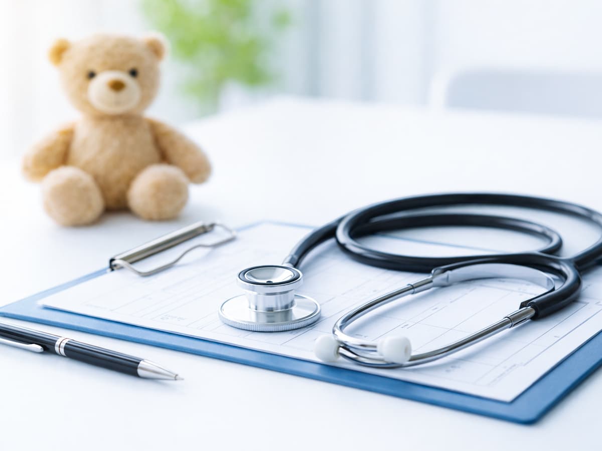 院長の診察風景 | 秋山こどもクリニック